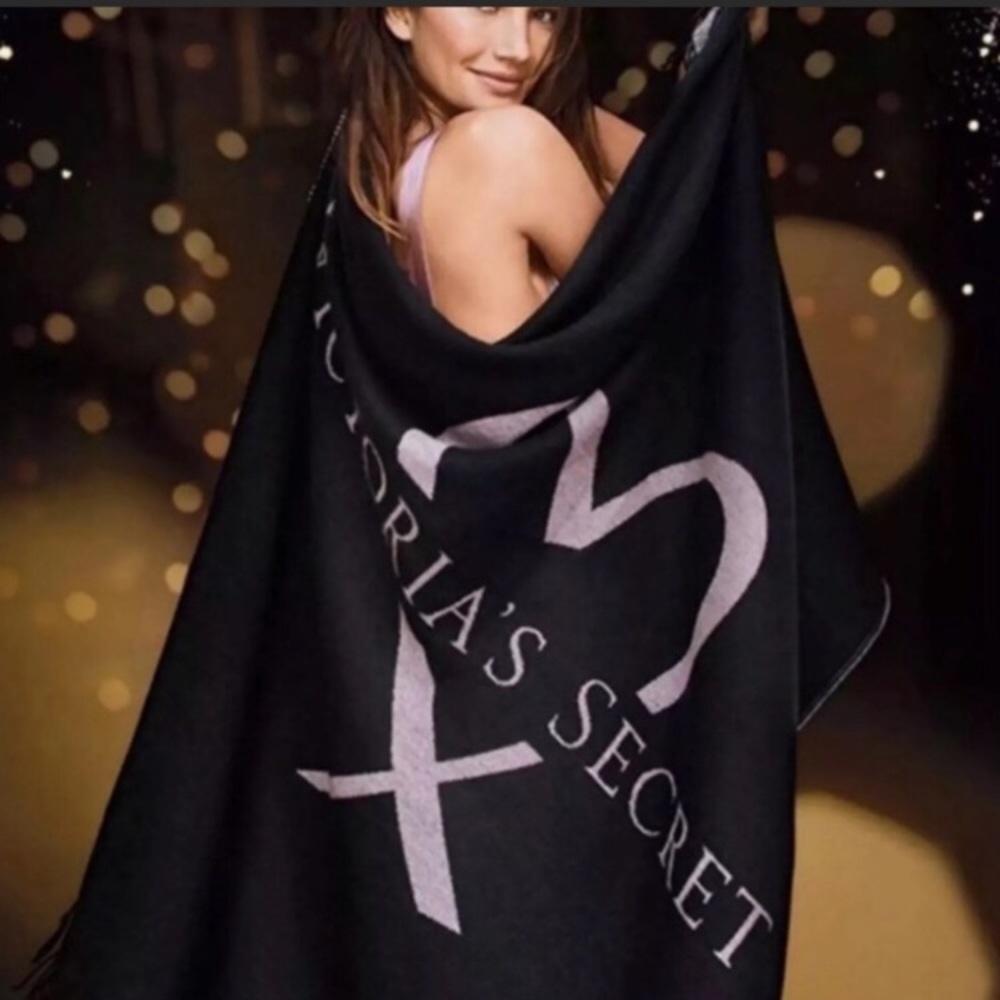 Victoria Secret Comfy Blanket